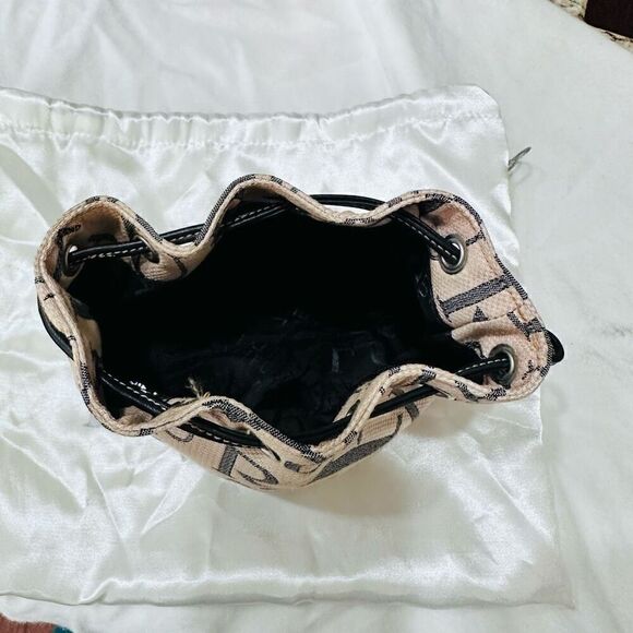 Furla Logo Monogram Womens Bucket Purse Cream With Dustbag - Picture 3 of 4